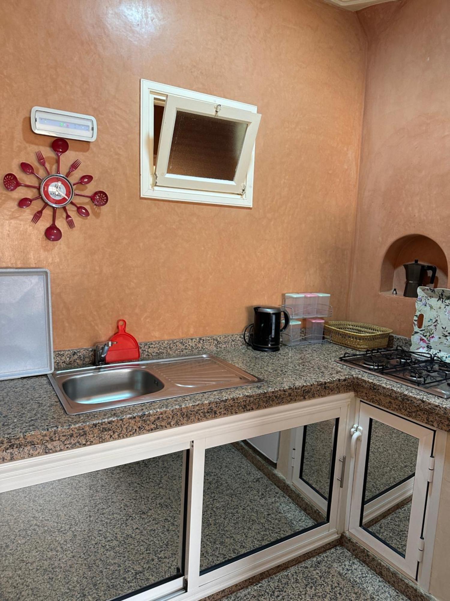 Europa Mirlef T Aventur Guest House Mirleft Exterior foto